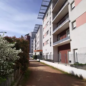 privilodge-lyon-mermoz.hotels-rhonealpes.com/